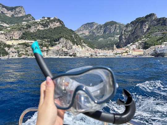 Excursión grupal de medio día de snorkel en la costa de Amalfi desde Positano