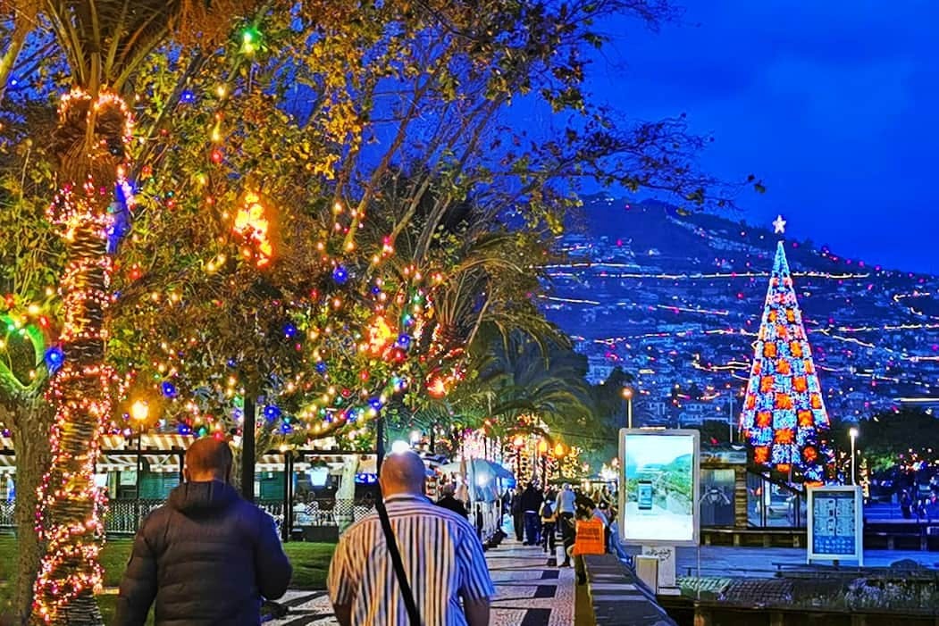 Feestelijke wandeltour langs de kerstverlichting in Funchal