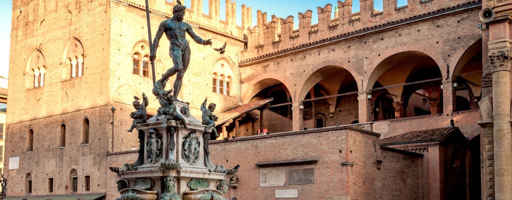 Bologna city center guided walking tour in French