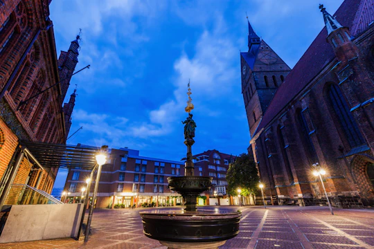 Flashlight Guided Walking Tour at Night in Hanover