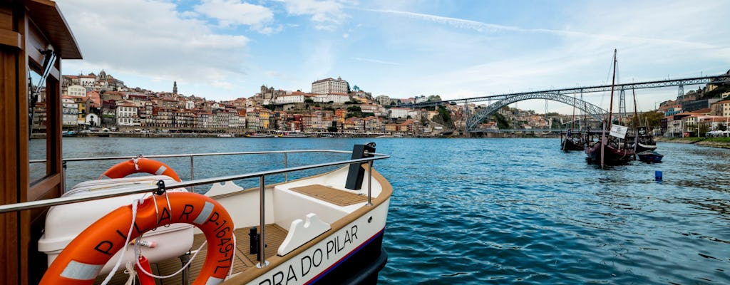 Fähre auf dem Fluss Douro