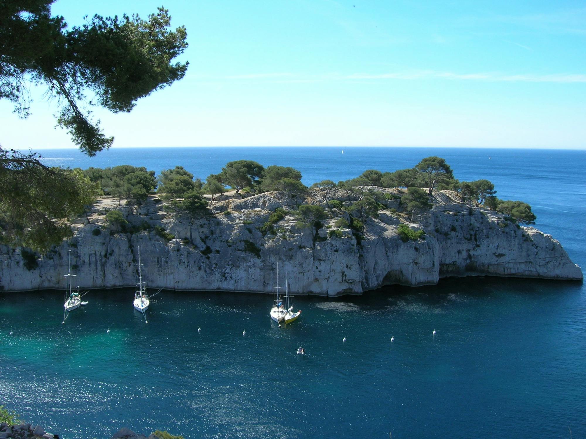 Cassis and Luberon Tour from Aix-en-Provence
