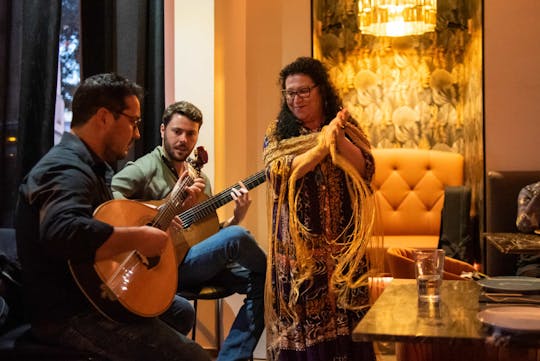 Tour a piedi tra cibo e fado a Lisbona