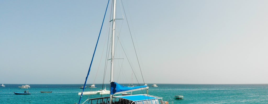 Croisière en catamaran sur l'île de Sal - Réservée aux adultes et formule tout compris