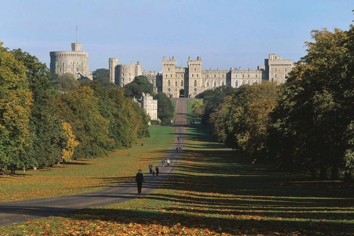 Small Group Tour to Windsor, Bath and Stonehenge with Entries