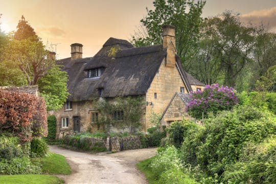 Full-day tour of the Cotswolds with traditional lunch