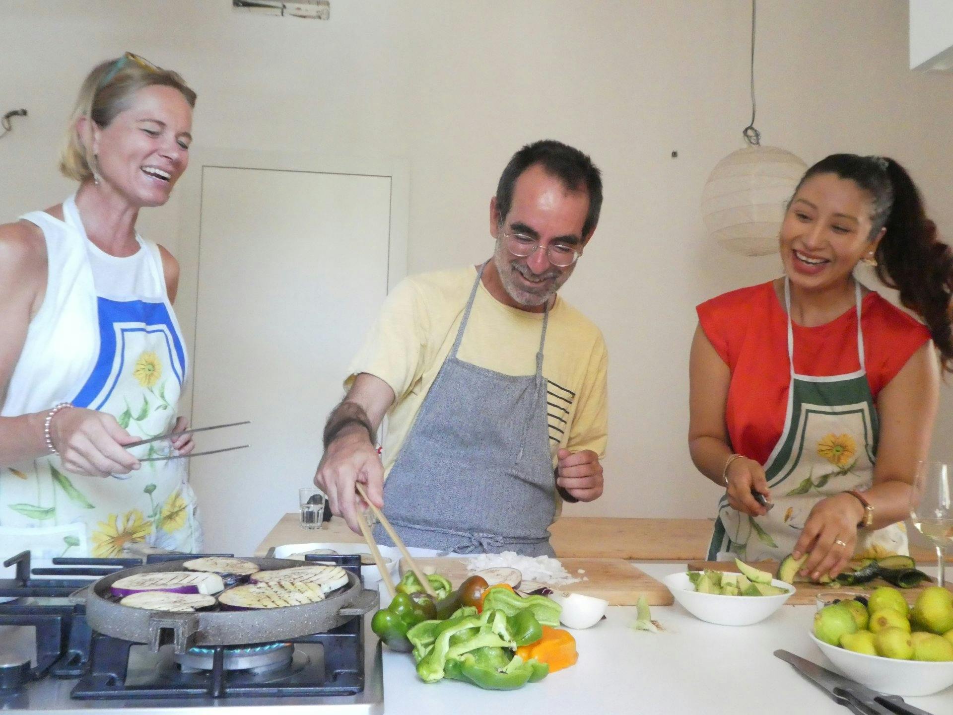 Cagliari Central Market Tour with Pasta Workshop and Lunch