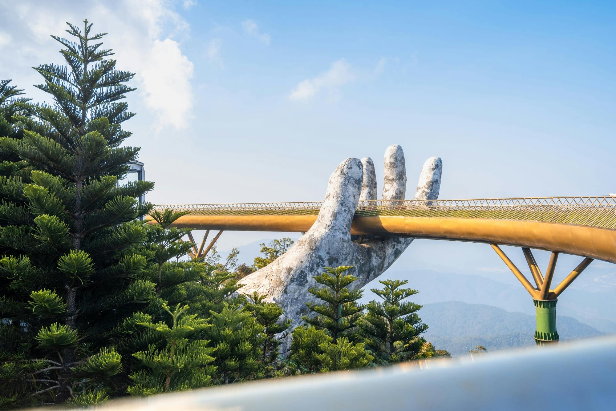 1-Day Guided Tour to the Golden Bridge from Hoi An via Cable Cab