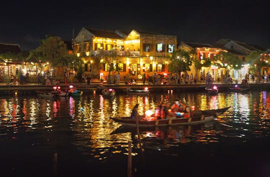 Hoi An Evening Tour on Coconut Basket Boat with Lantern Release