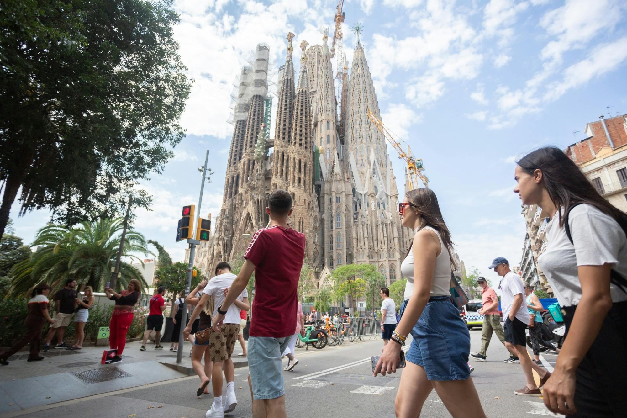 Sagrada Famílian opastettu kierros