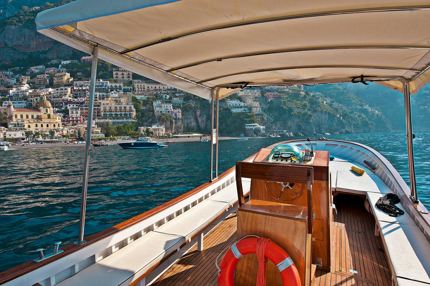 Excursão de barco de dia inteiro pela Costa Amalfitana saindo de Positano em grupo pequeno