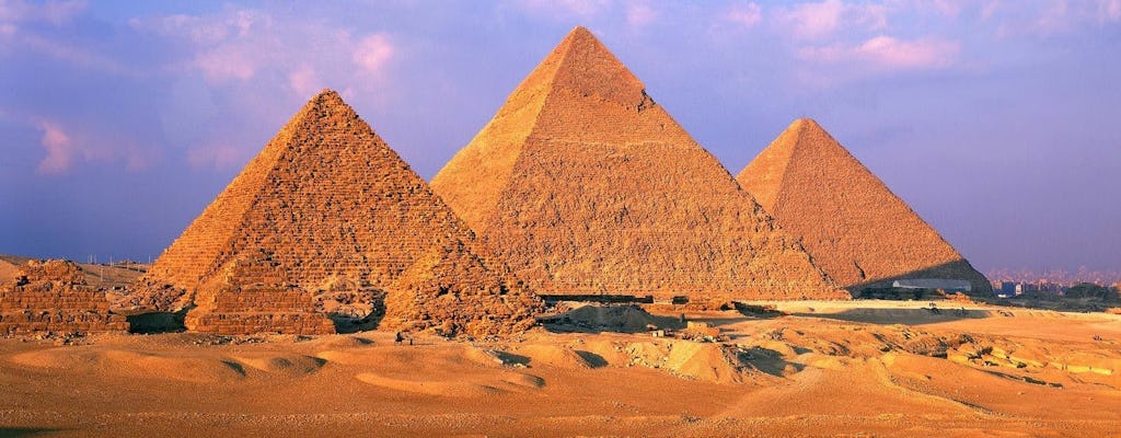 Piramidy w Gizie, Wielkie Muzeum i pokaz King Tut z Hurghady samolotem