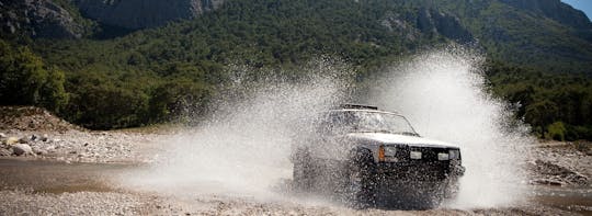 Tour de senderismo y todoterreno en jeep de día completo por Supramonte en Dorgali