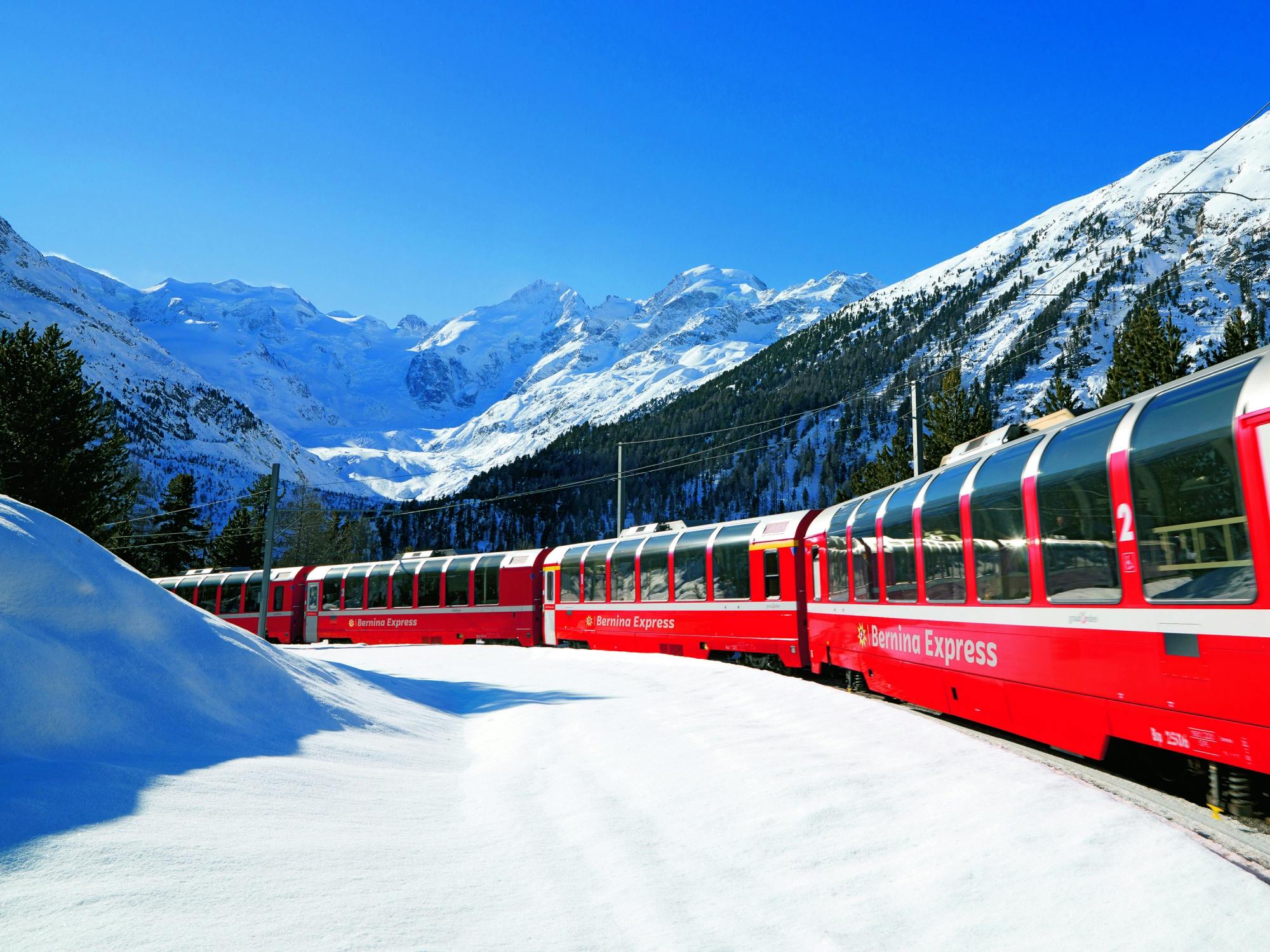 Tour panoramico di un'intera giornata a St. Moritz e Bernina Express da Como