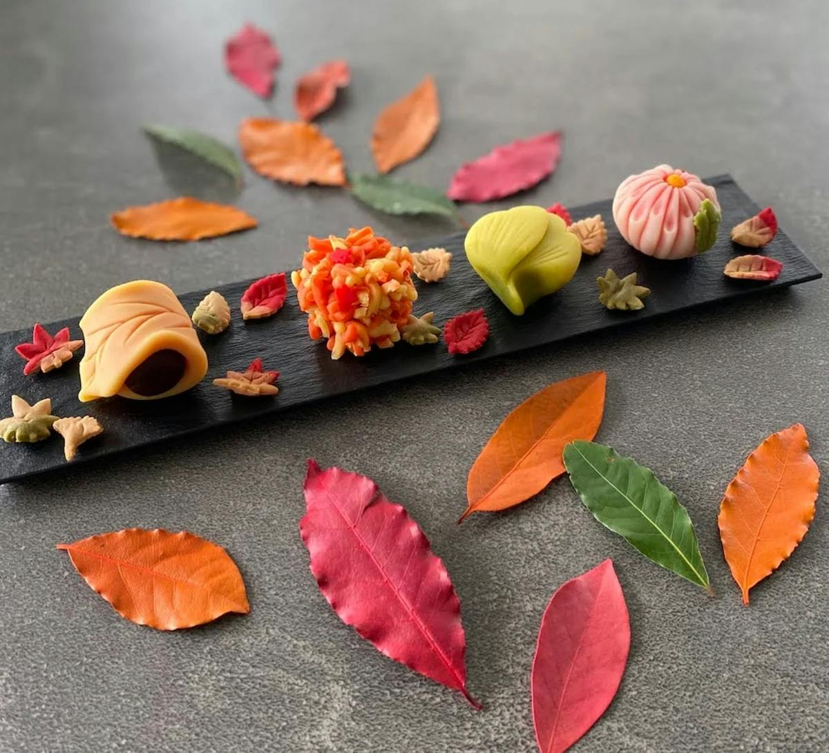 Elaboración de Nerikiri Wagashi en Tokio con ceremonia del té