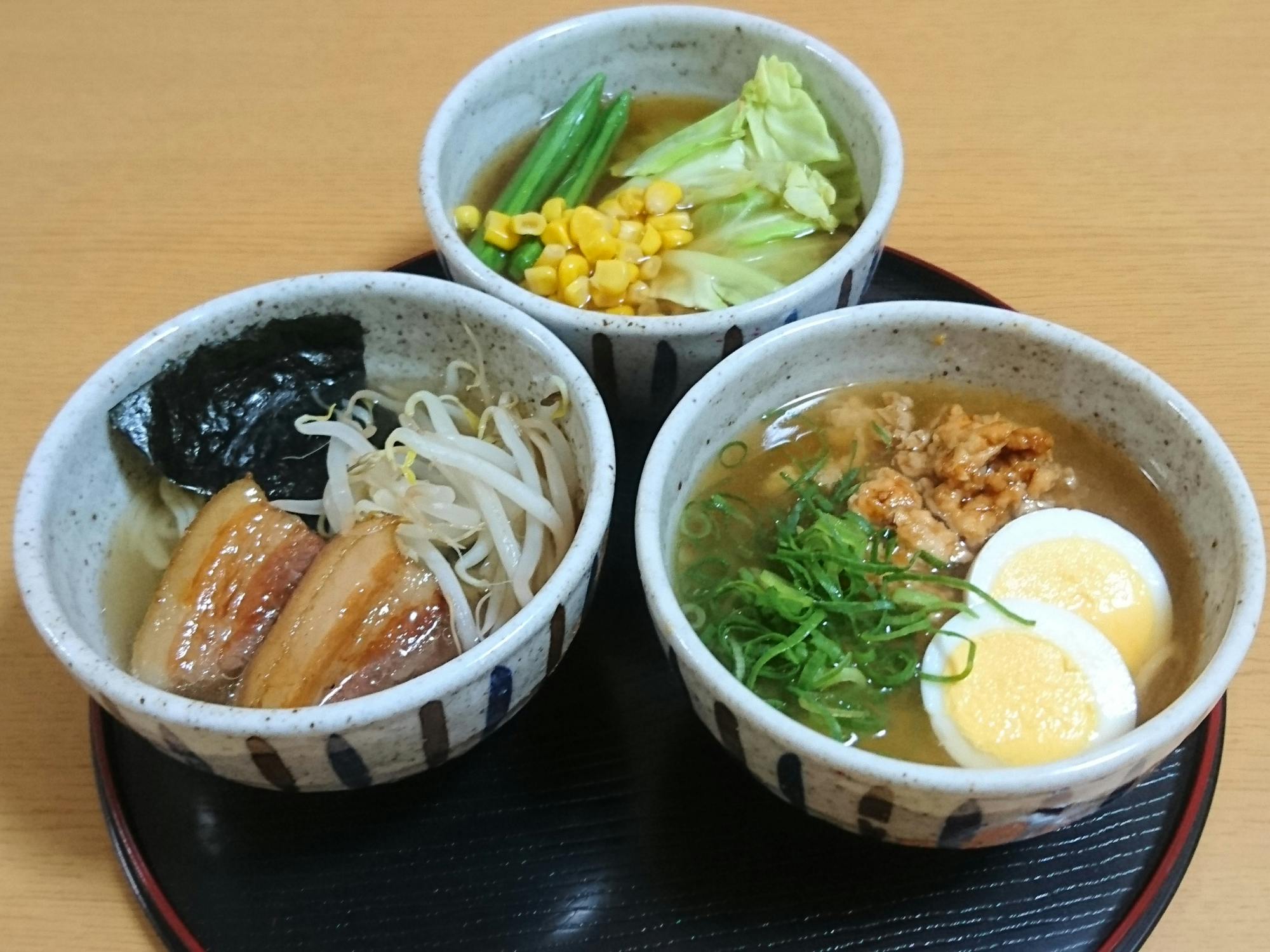 Preparazione dei noodle fatti in casa a Osaka