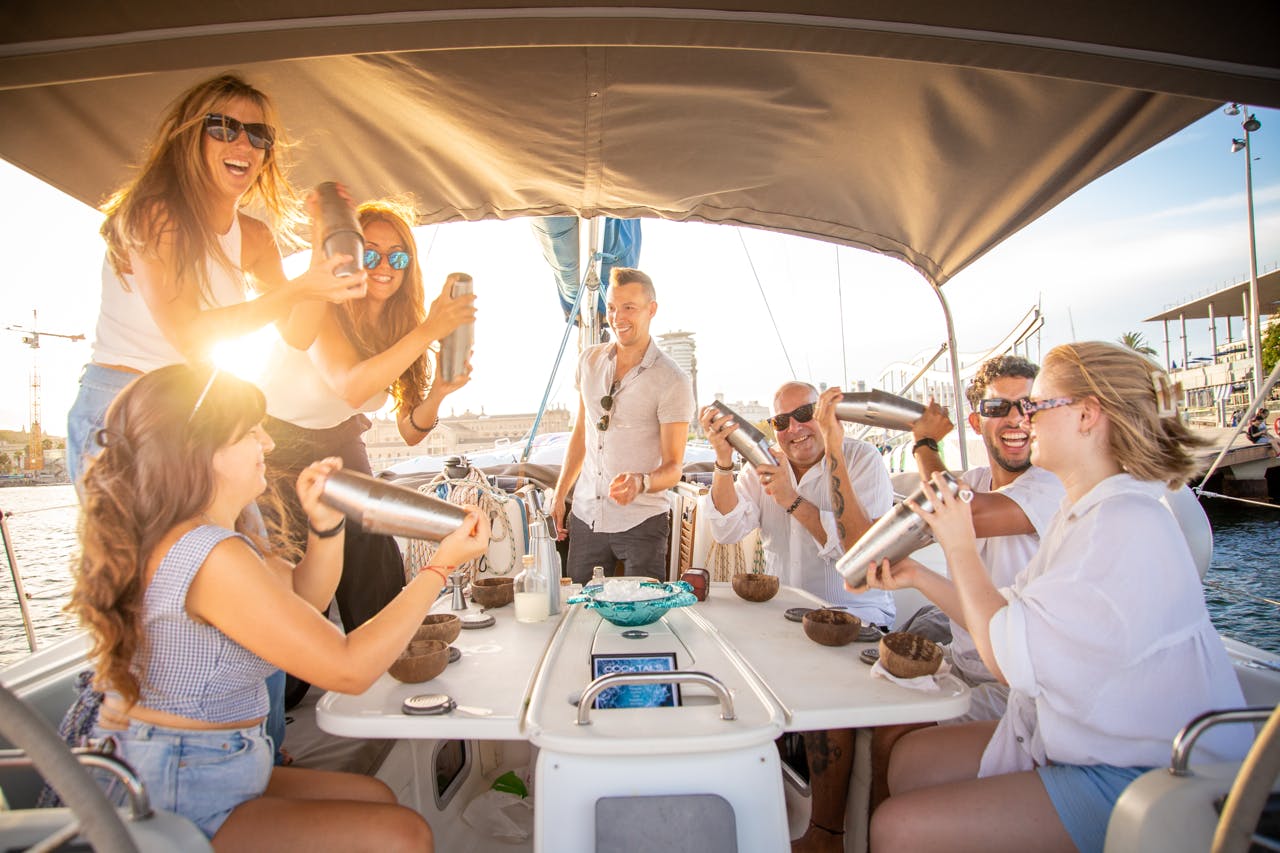 Cocktail-Workshop und Segelkreuzfahrt in Barcelona