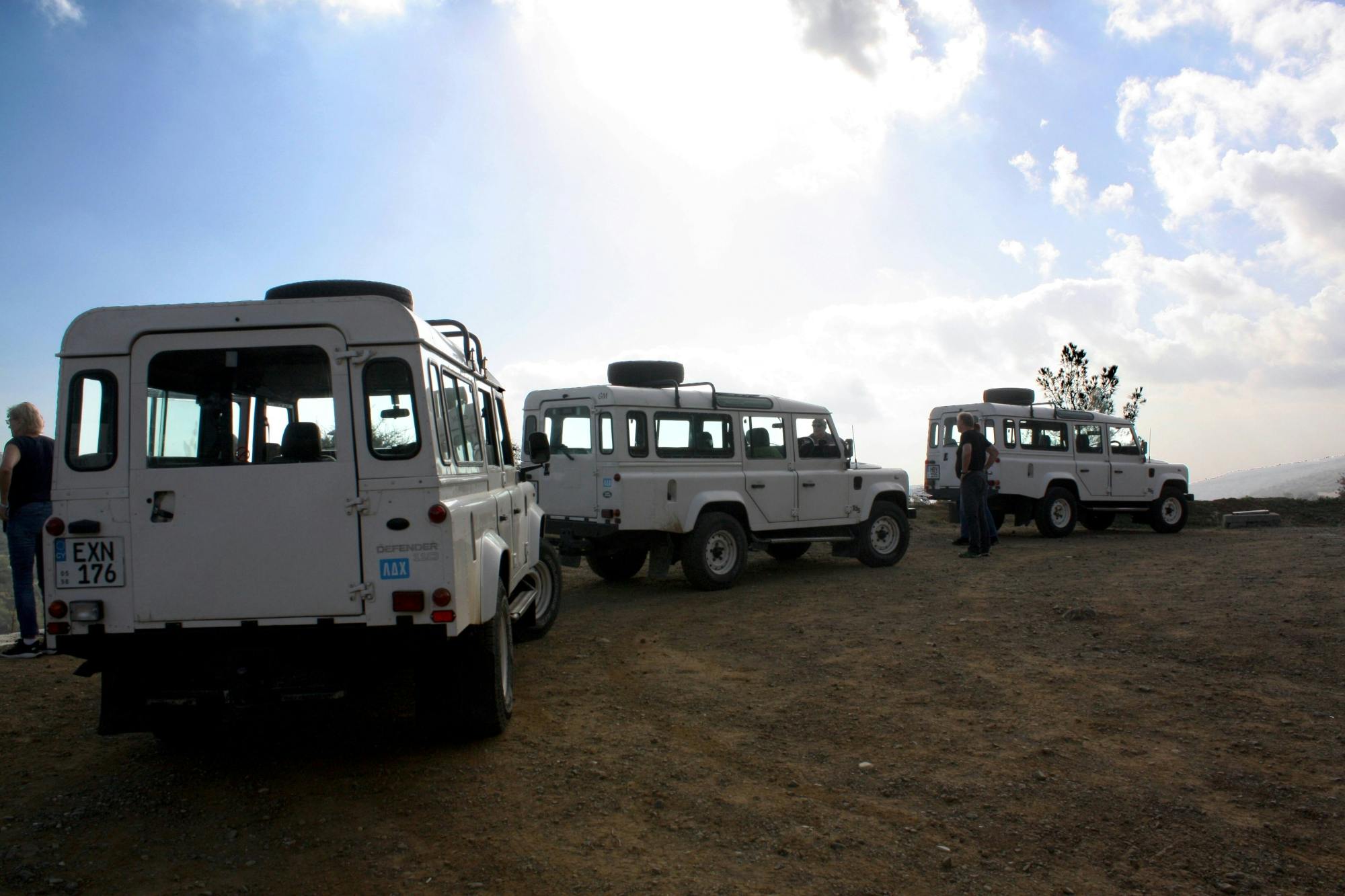 Troodos-vuorten 4x4-maastoautoseikkailu sisältäen meze-lounaan