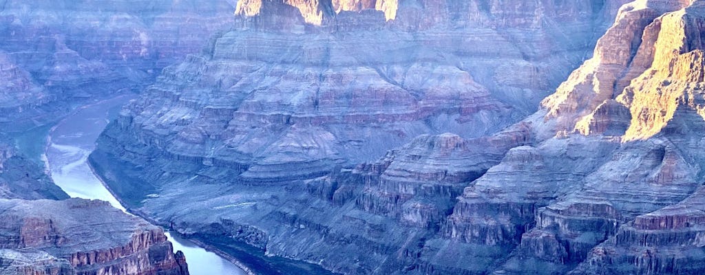 Grand Canyon West Rim - Tagestour mit Hubschrauber und Bootsfahrt