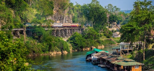 Excursão pela ponte do rio Kwai com passeio de trem, barco de cauda longa e almoço