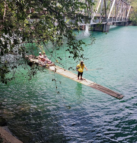 Esperienza privata di rafting in bambù sul Rio Grande