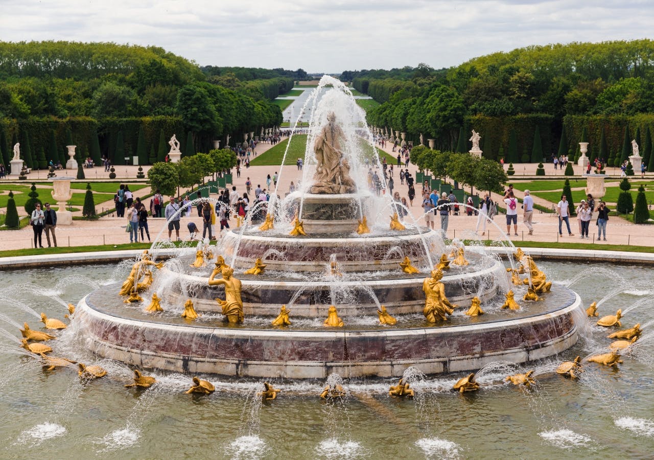 Excursion d'une journée de Paris à Versailles en petit groupe avec balade dans les jardins