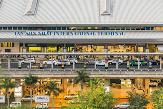 Szybka ścieżka na międzynarodowym lotnisku Tan Son Nhat z opcją karty SIM