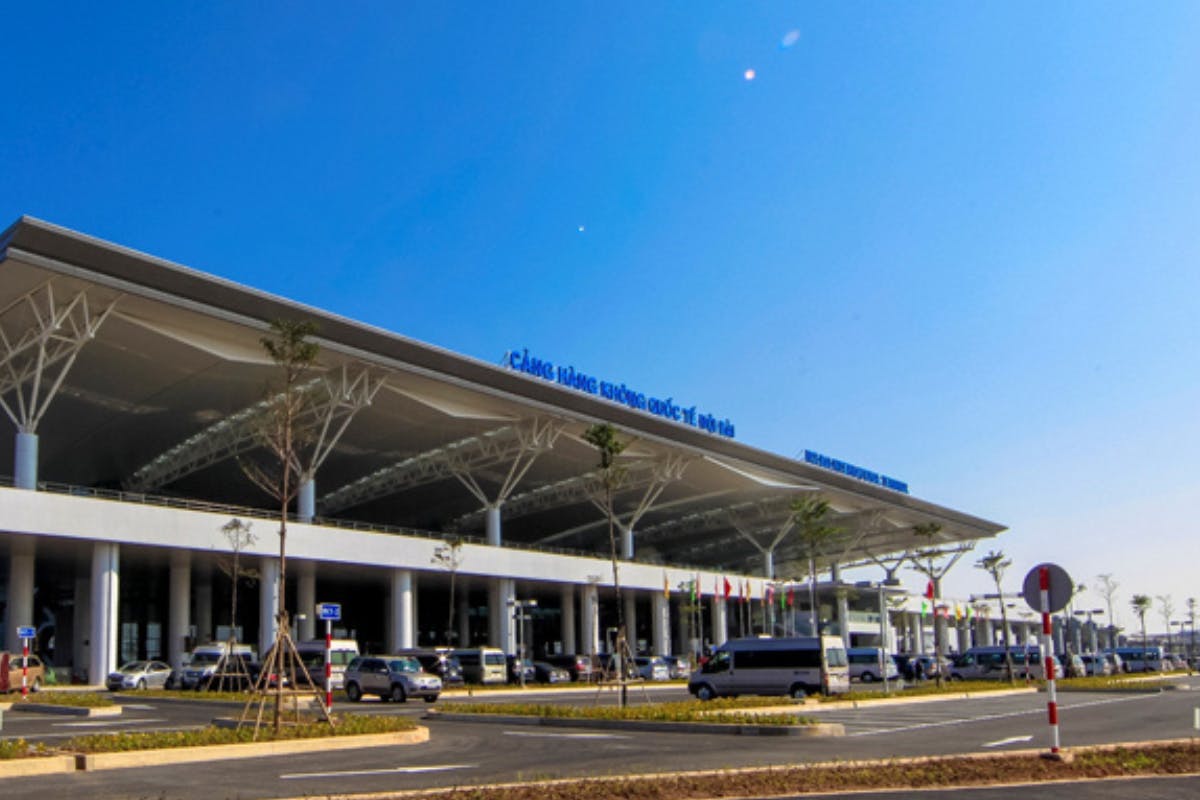 Noi Bai International Airport Fast Track Service mit SIM-Kartenoption