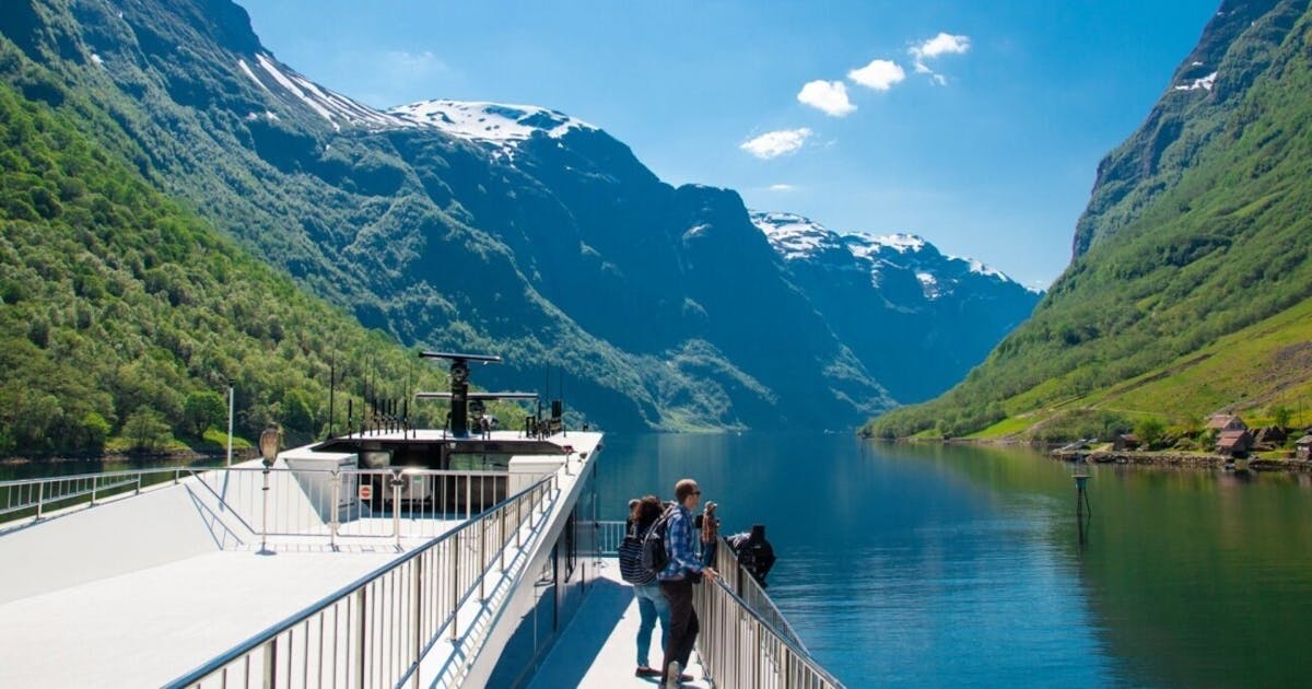 Visita guidata di un giorno intero a Flåm con crociera sul Nærøyfjord e ferrovia di Flåm
