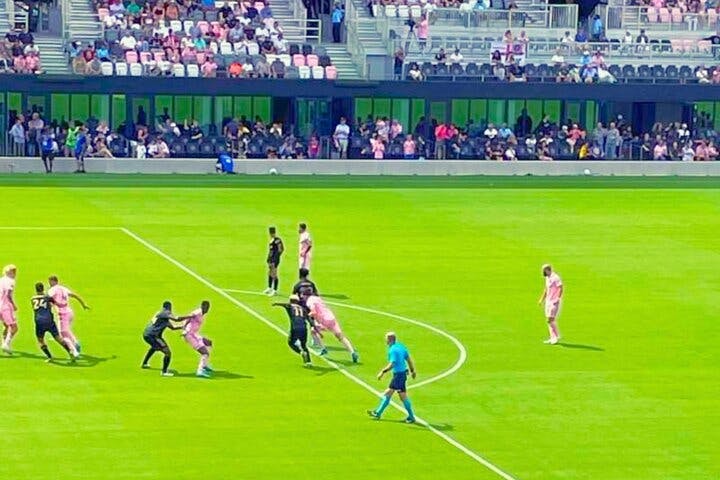 Mecz piłki nożnej Inter Miami CF na stadionie DRV PNK