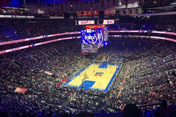 Basketbalwedstrijd Philadelphia 76ers in Wells Fargo Center