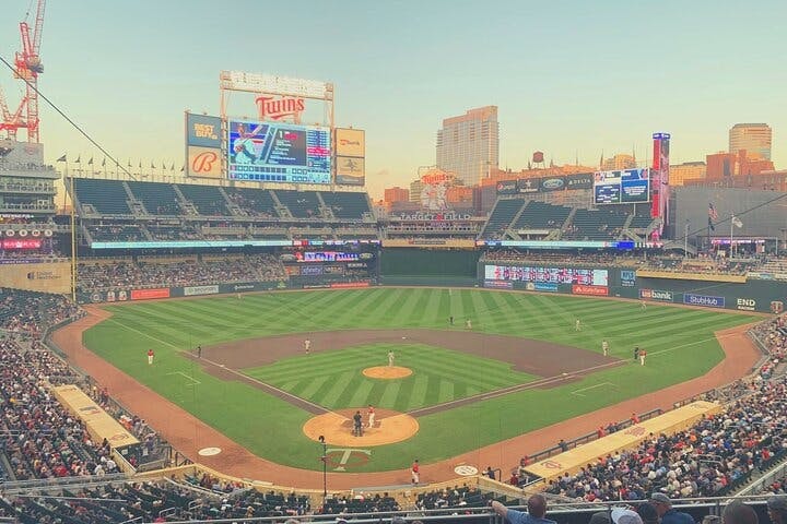 Baseballspiel der Minnesota Twins im Target Field