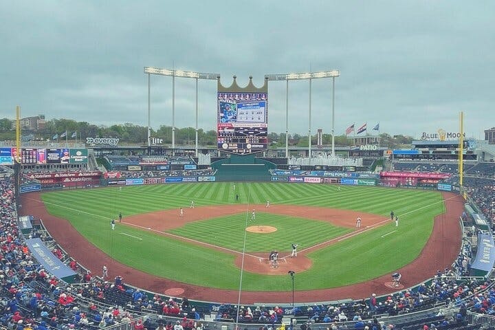 Baseballspiel der Kansas City Royals im Kauffman Stadium