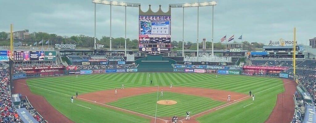 Mecz baseballowy Kansas City Royals na stadionie Kauffman
