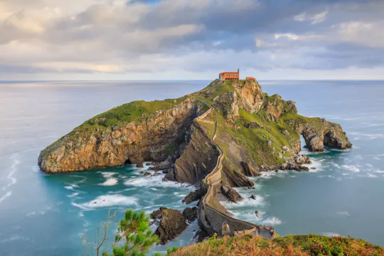Rondleiding door Gaztelugatxe en Gernika vanuit San Sebastian