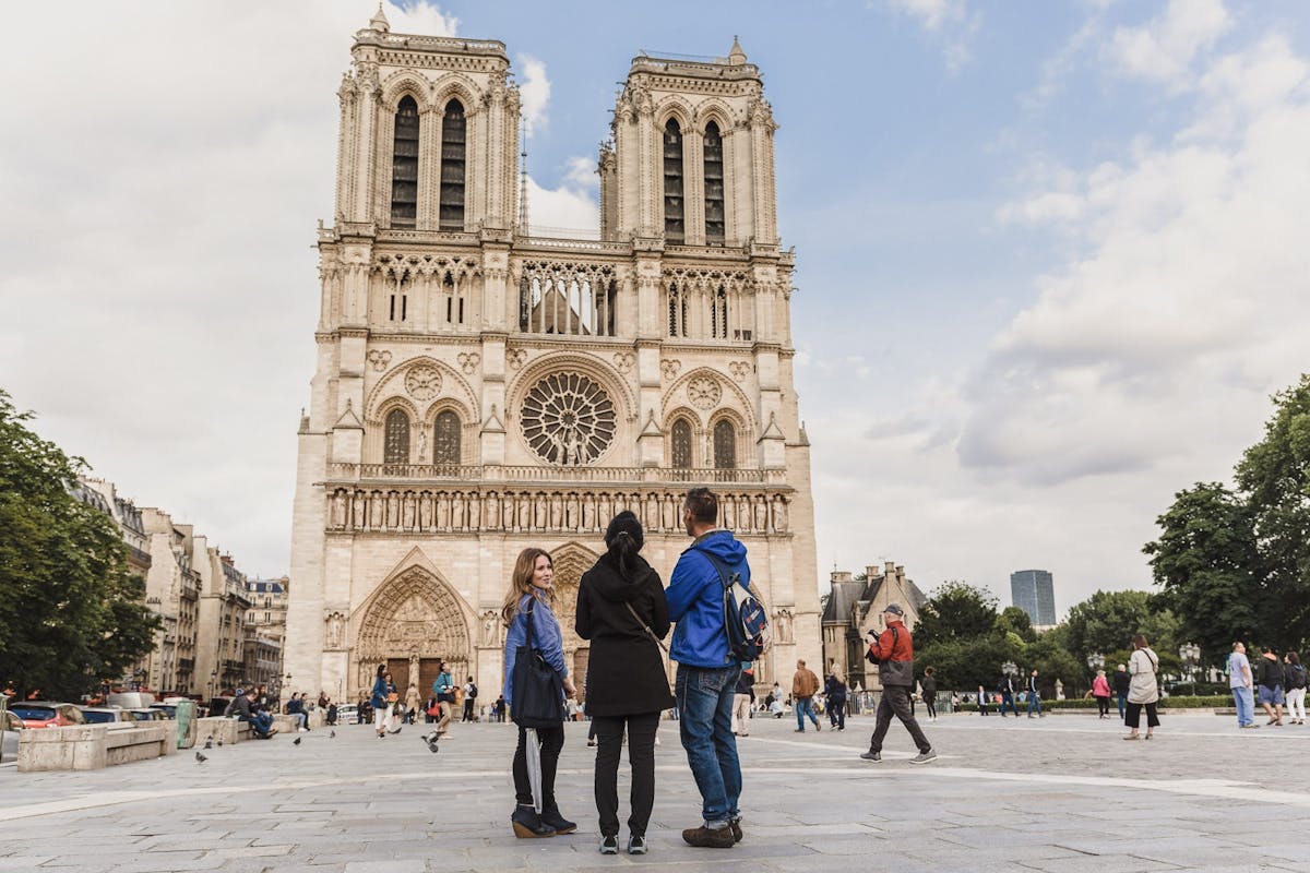 Rondleiding door de Notre Dame met een stadswandeling in een kleine groep