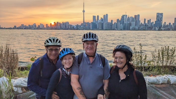 Excursão de bicicleta matinal ou noturna pelas Ilhas Toronto