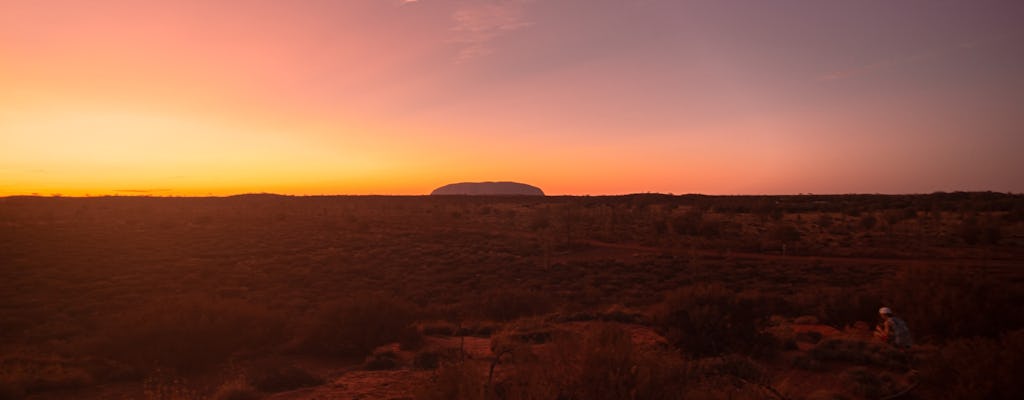 Uluru heilige plaatsen en zonsondergang