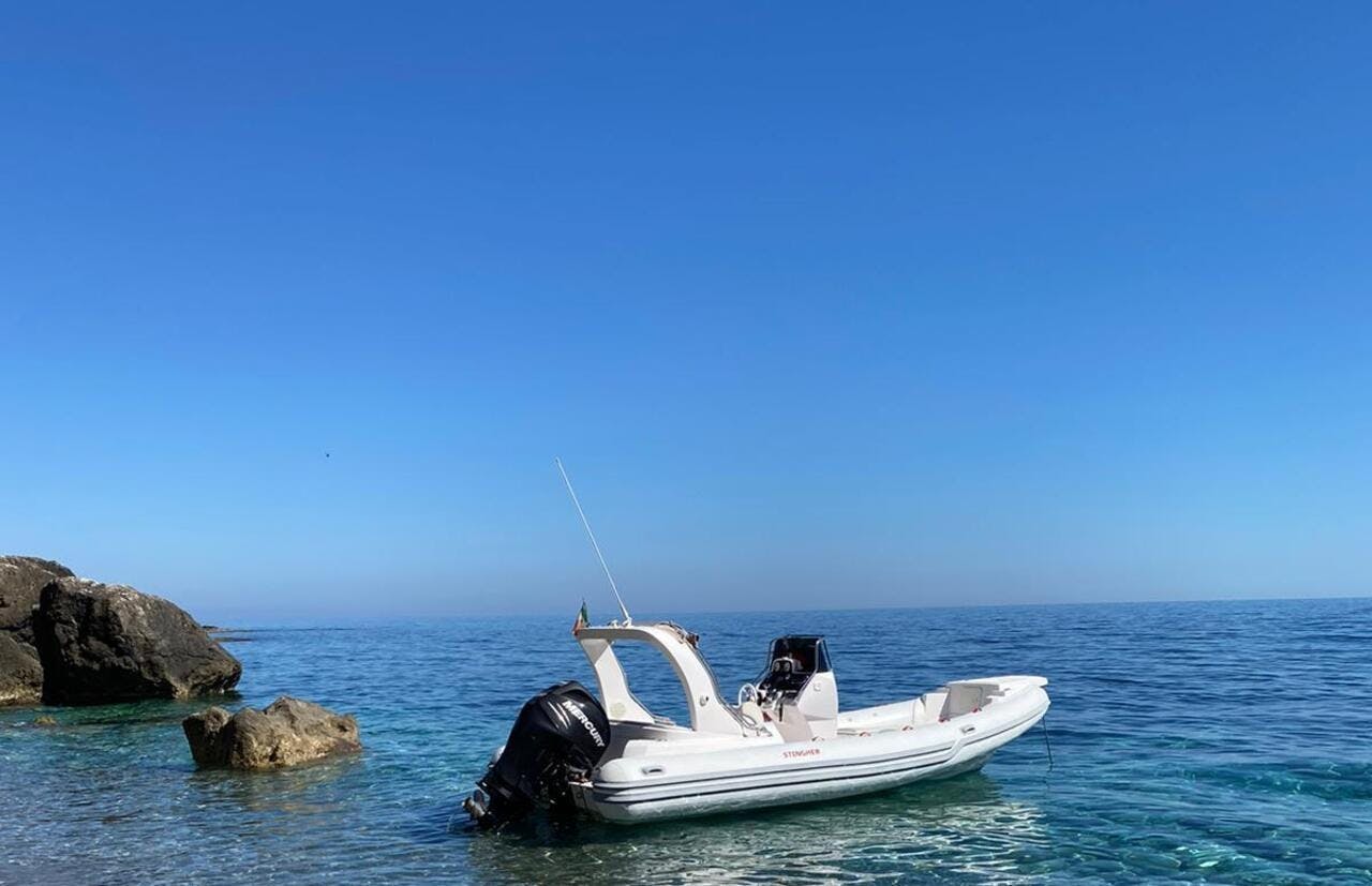 Całodniowa wycieczka pontonem po wyspach Favignana i Levanzo z Trapani
