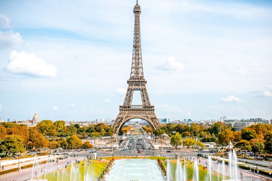 Beklimming van de Eiffeltoren te voet samen met een gids en met optioneel bezoek aan de top