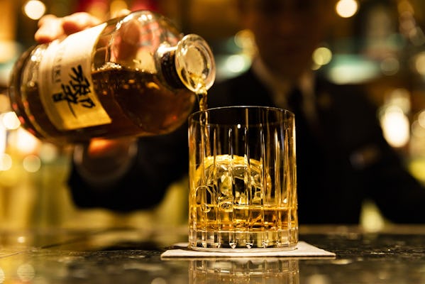 Collezione di whisky giapponesi Suntory Premium Selection al Captain's Bar