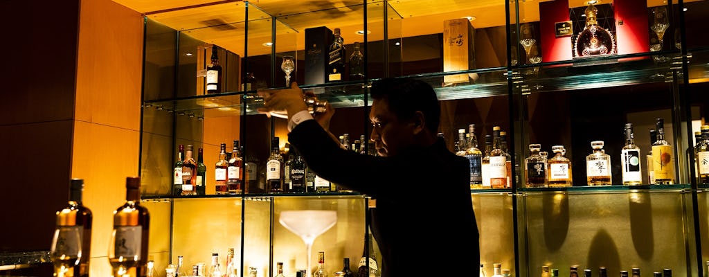 Coleção de uísque japonês Nikka Whiskeys no Captain's Bar