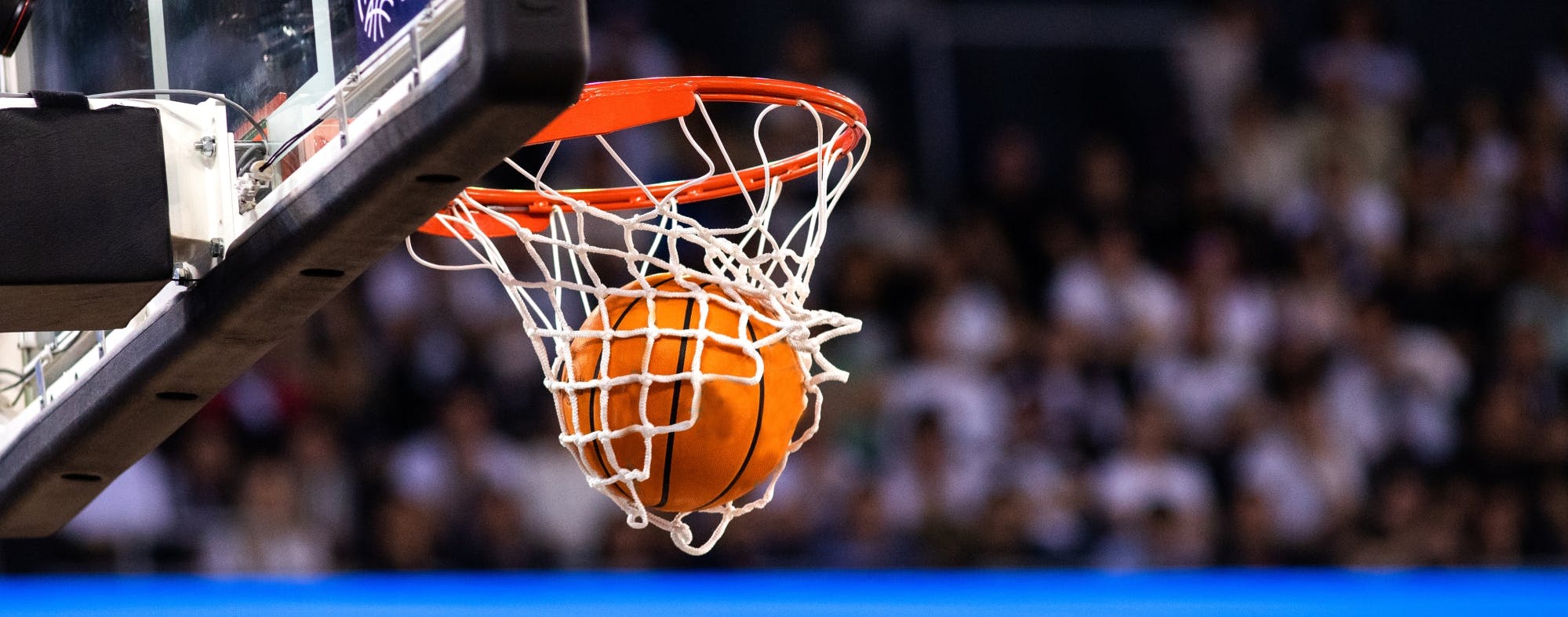 Jogo de basquete do Portland Trail Blazers na Moda Center Arena