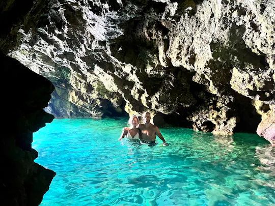 Excursão de caiaque e mergulho com snorkel na Uncharted Marine Reserve Cave