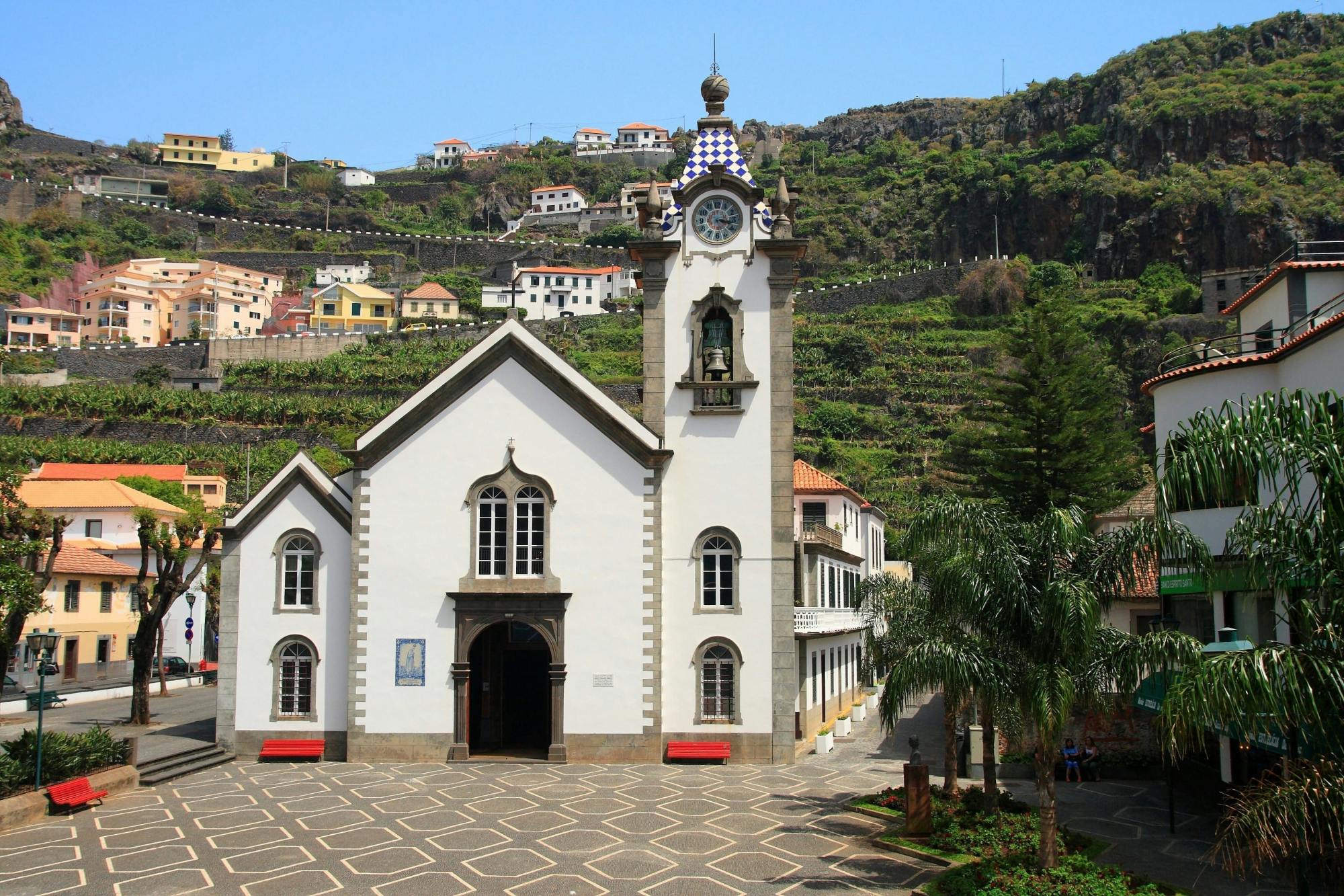 Recorrido espectacular por la costa oeste de Madeira con almuerzo en Porto Moniz