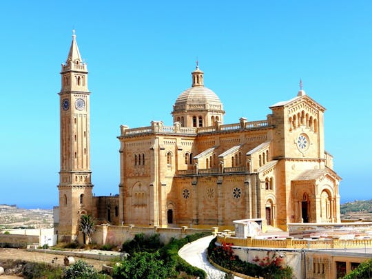 Full-day Private Tour with Guide in Gozo for 1-3 People