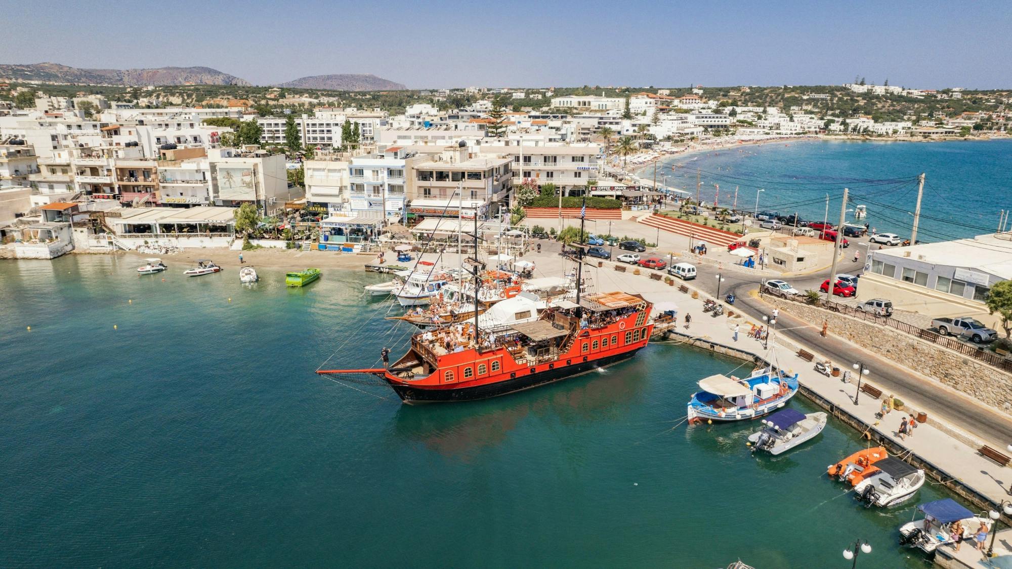 Chersonissos-bugten på bådtur med piratbåden Black Rose