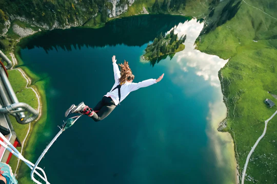 Bungy Jumping Experience on the Stockhorn in Switzerland