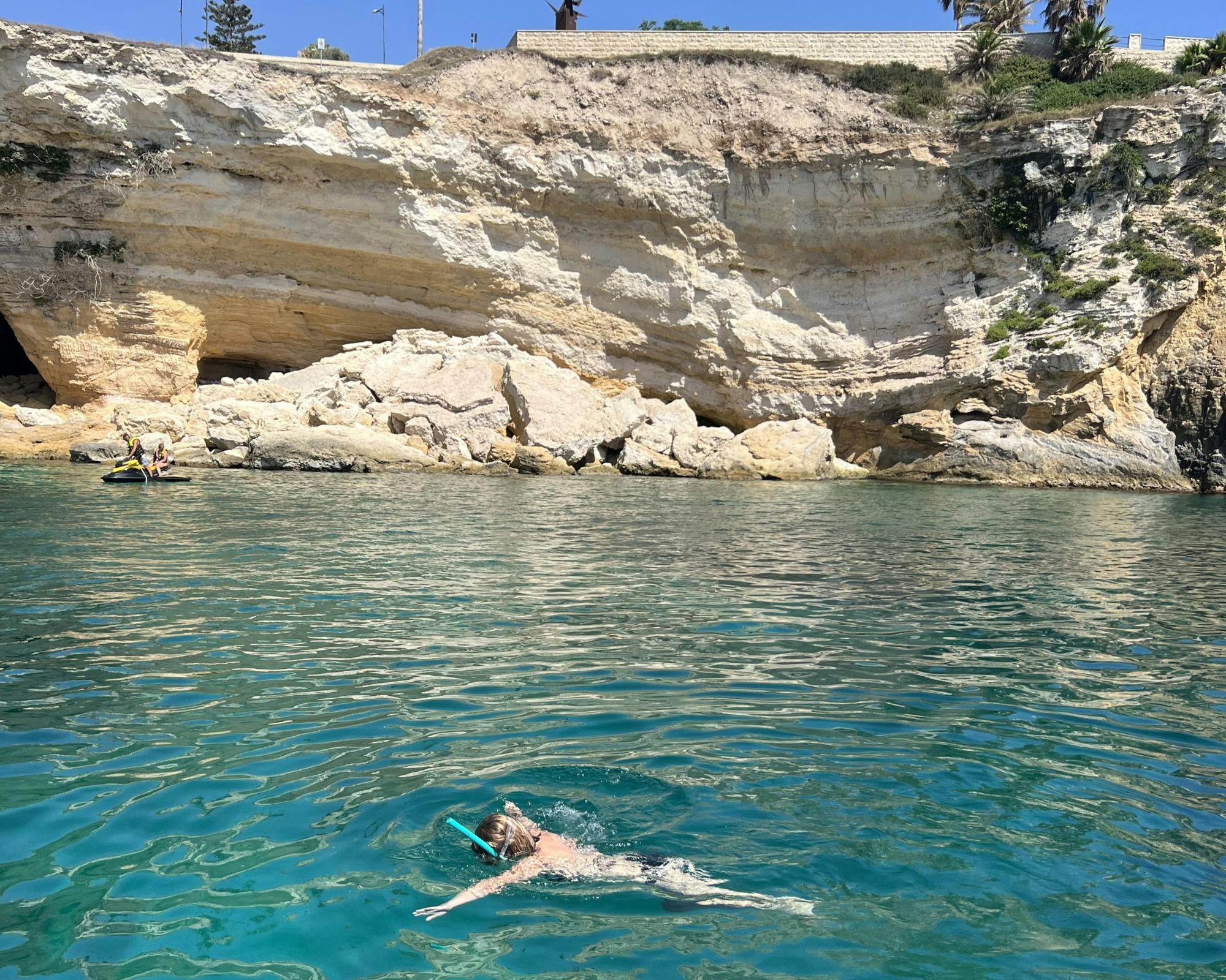 Visite privée en bateau d'Ortigia et de ses grottes avec plongée en apnée