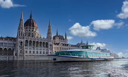 Budapest 70-minute Daytime Sightseeing Cruise Duna Bella